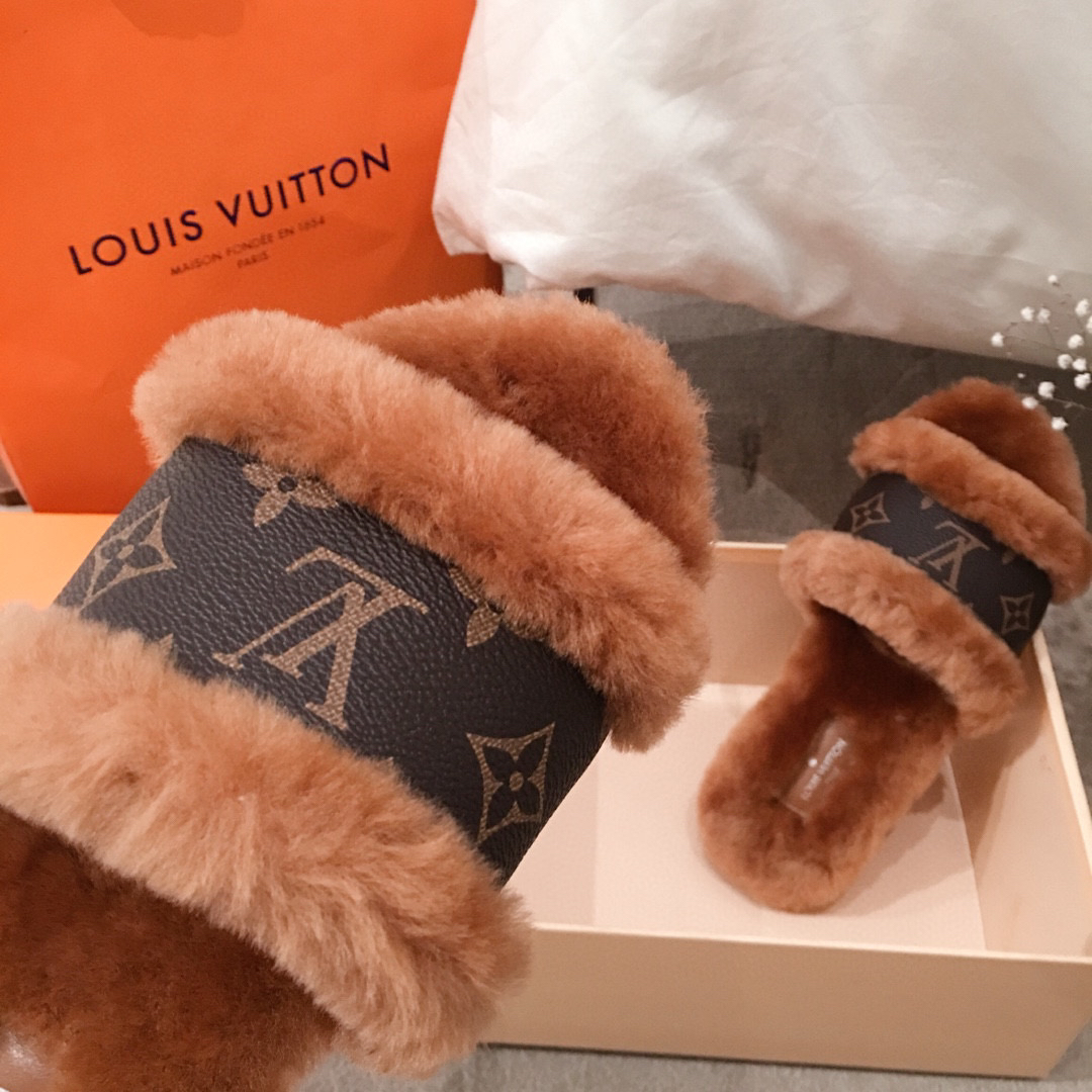 L0vis Vvtt0n Sandals 024