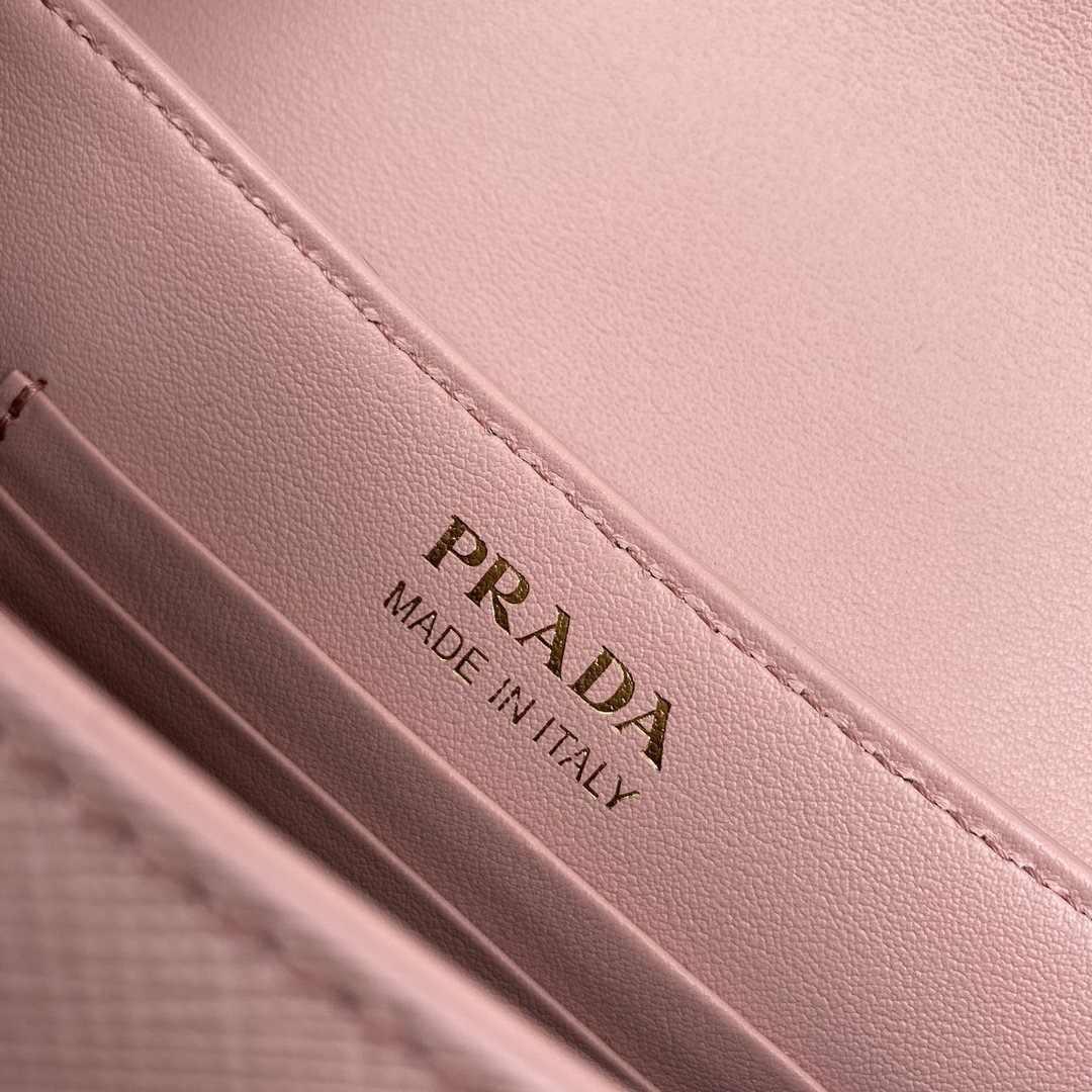 Pra*a Saffiano Chain Bag1BD275