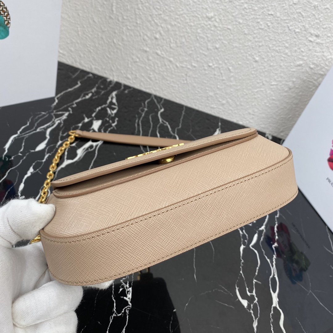 Pra*a Saffiano Chain Bag 1BD275 001
