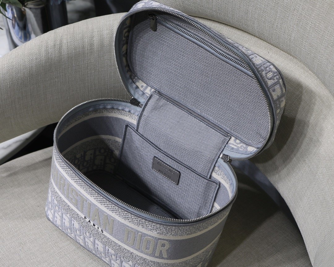 D10r Oblique Cosmetic Bag