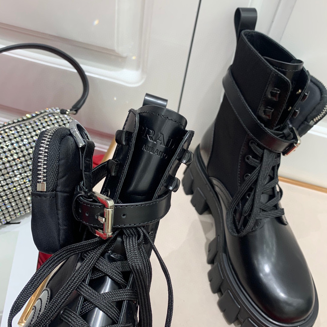 Pra*a Boots