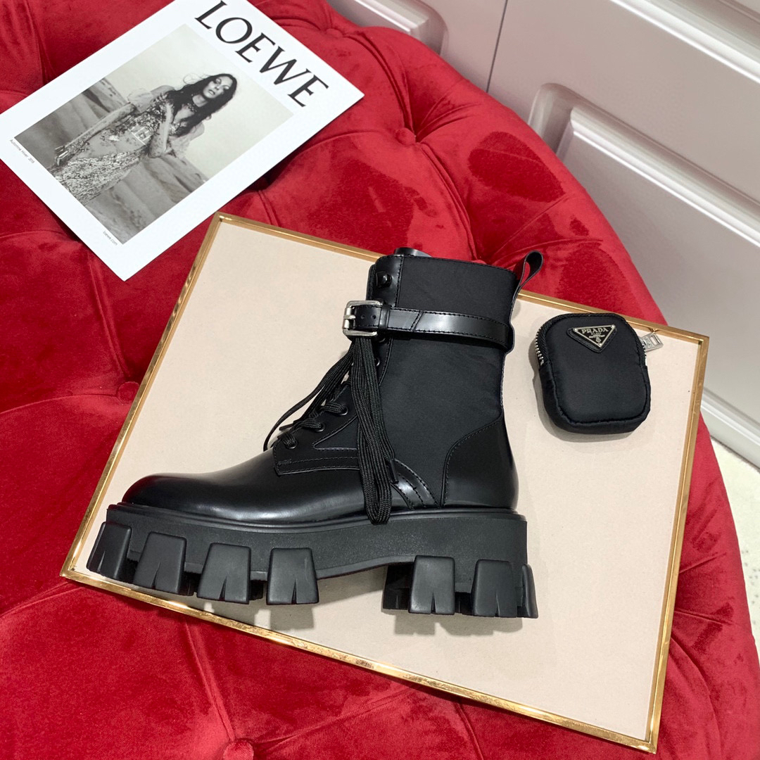 Pra*a Boots
