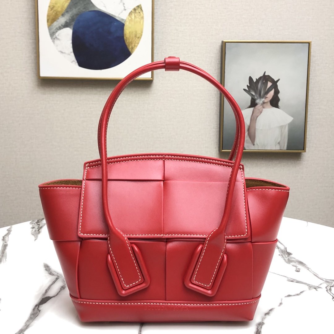 B0tt*ga Ven*ta Arco Bag 002