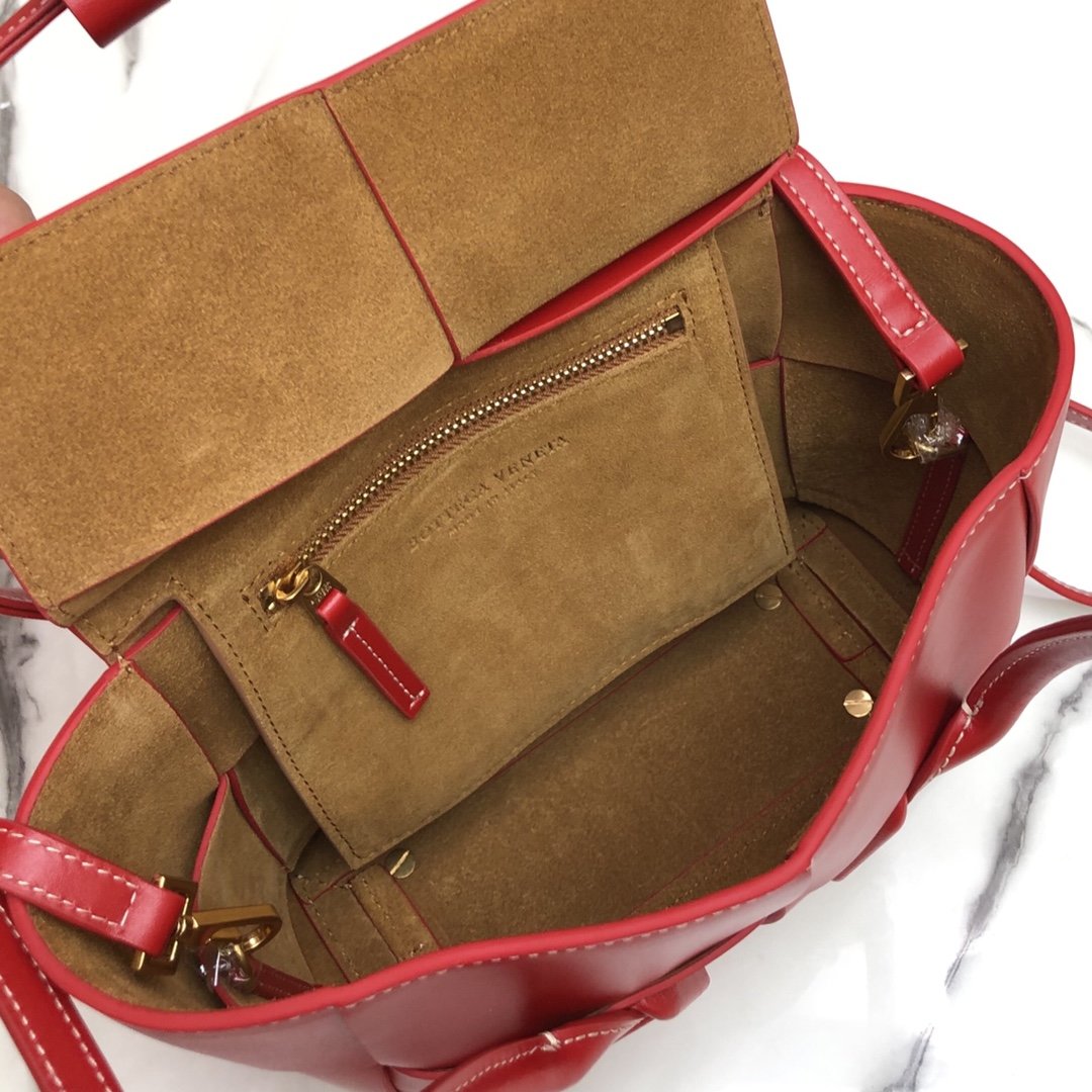 B0tt*ga Ven*ta Arco Bag 002