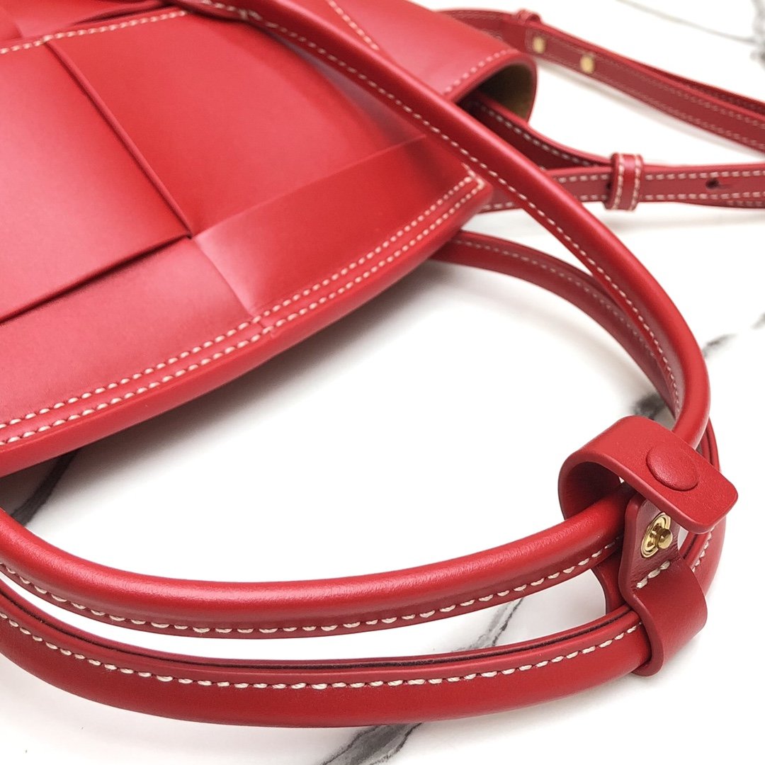 B0tt*ga Ven*ta Arco Bag 002