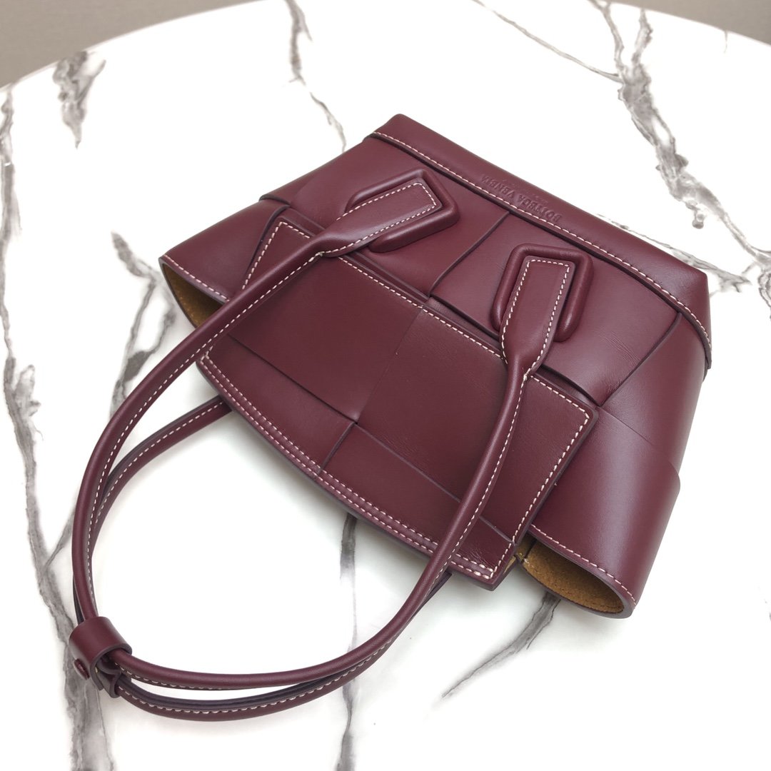 B0tt*ga Ven*ta Arco Bag 004