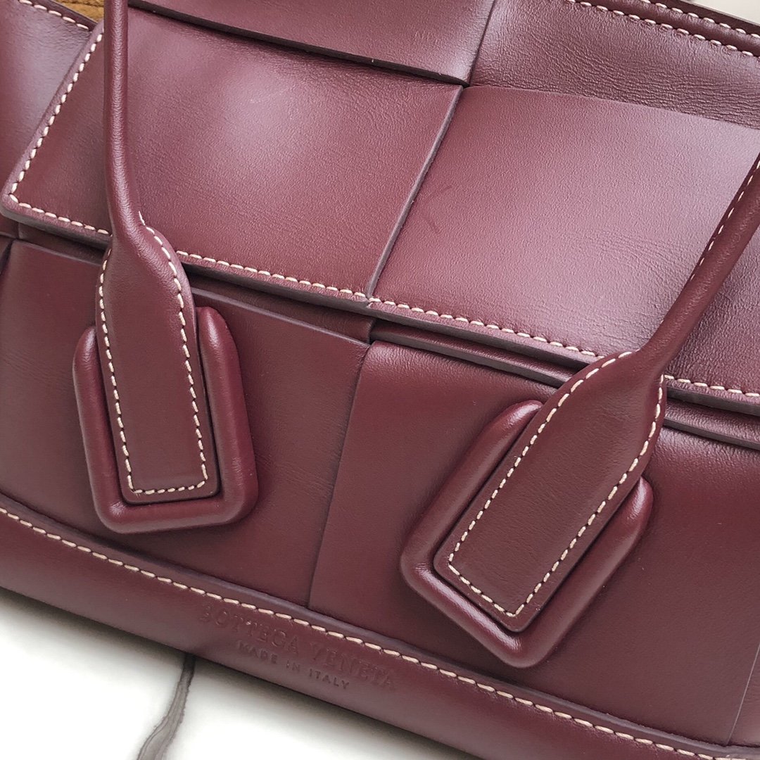 B0tt*ga Ven*ta Arco Bag 004