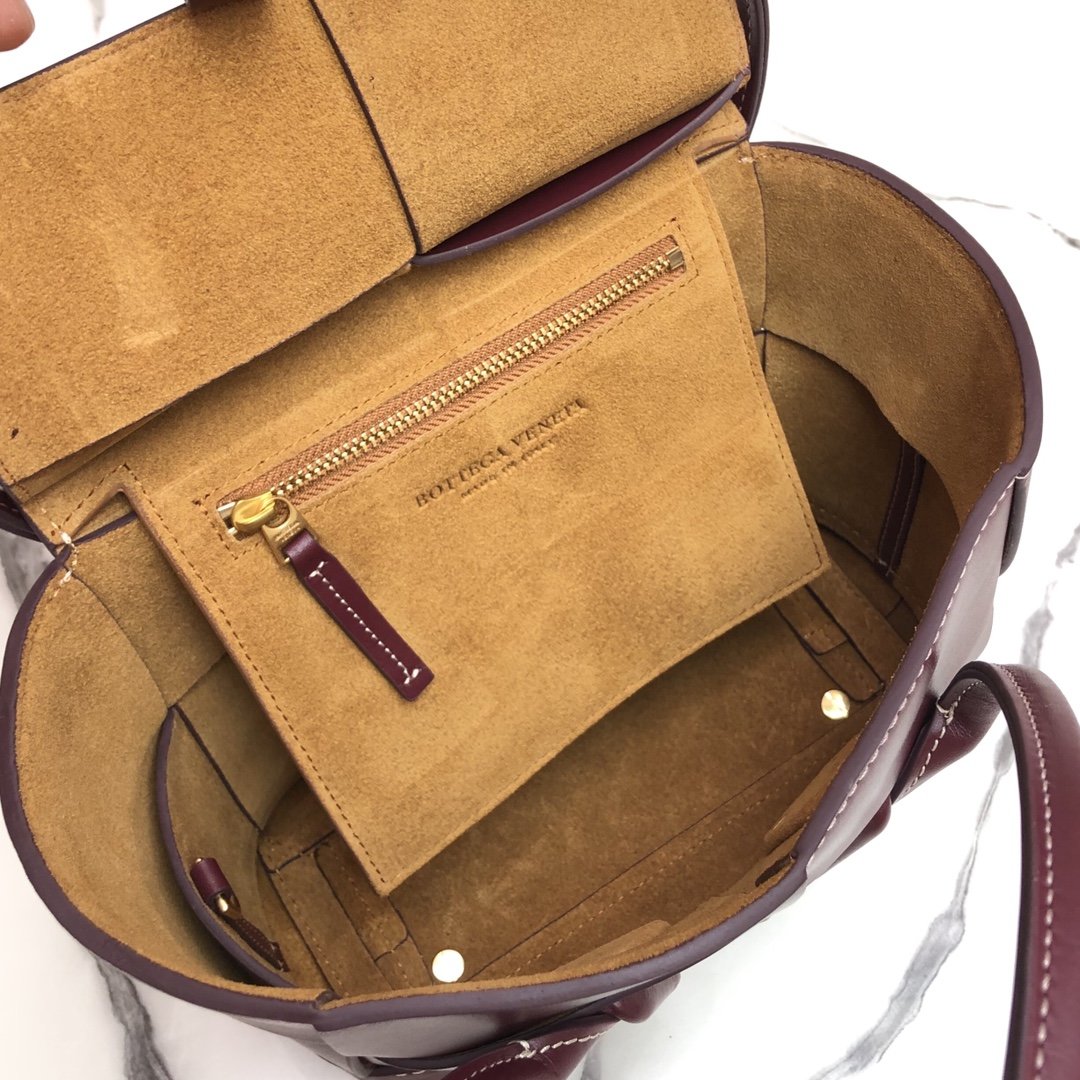 B0tt*ga Ven*ta Arco Bag 004
