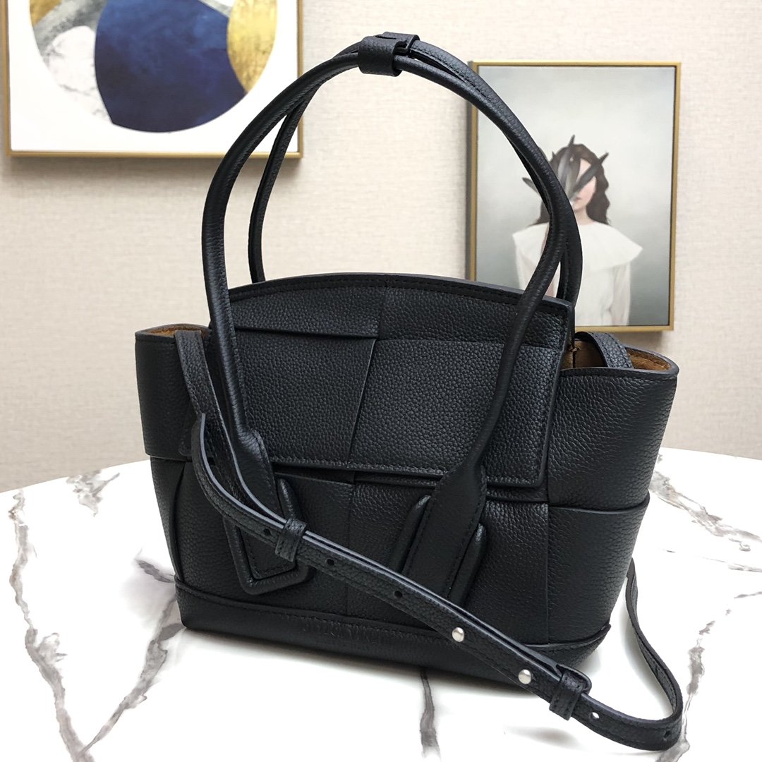 B0tt*ga Ven*ta Arco Bag 005