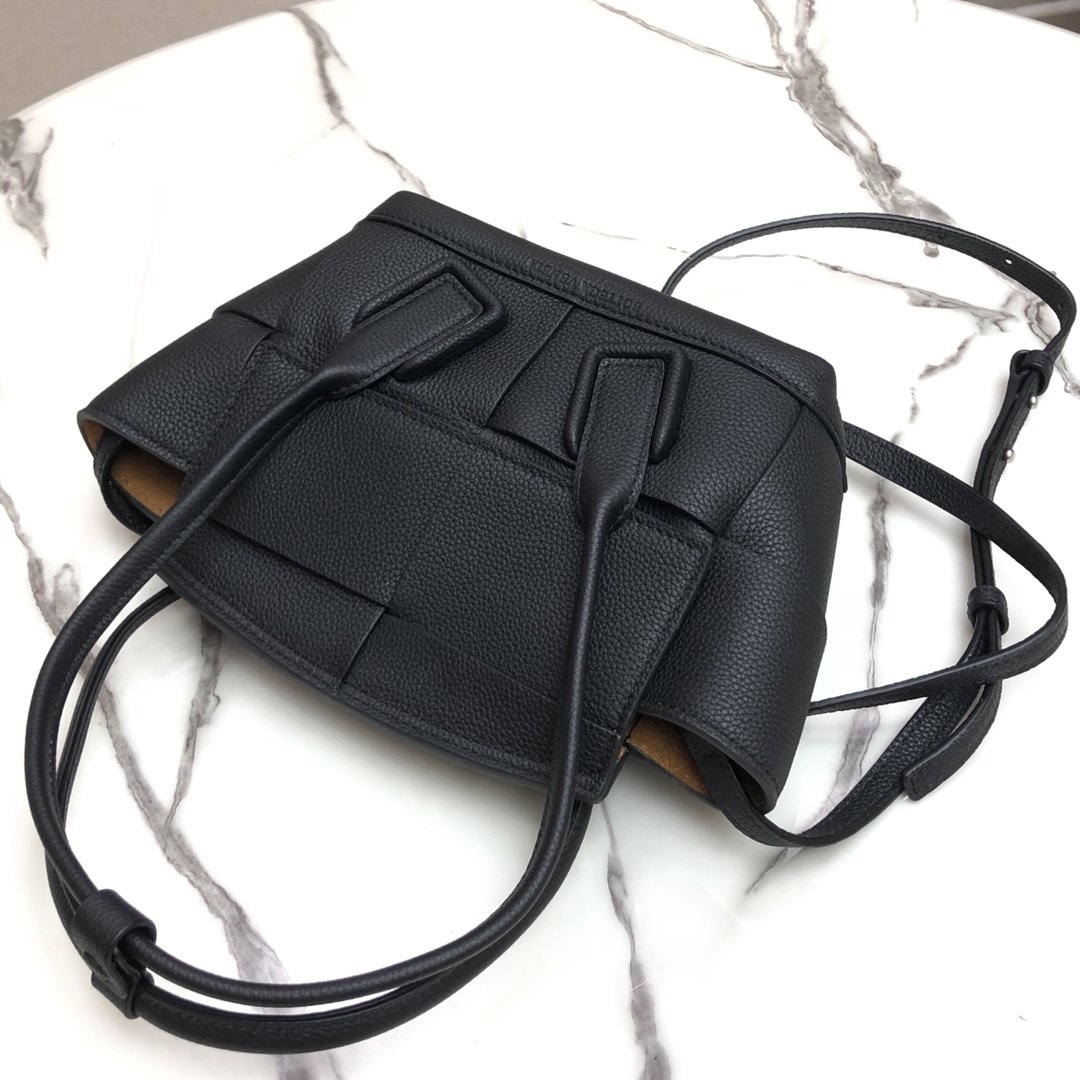 B0tt*ga Ven*ta Arco Bag 005