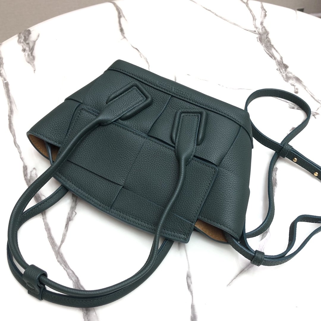 B0tt*ga Ven*ta Arco Bag 006