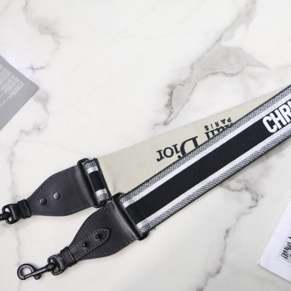 D10r Strap 001