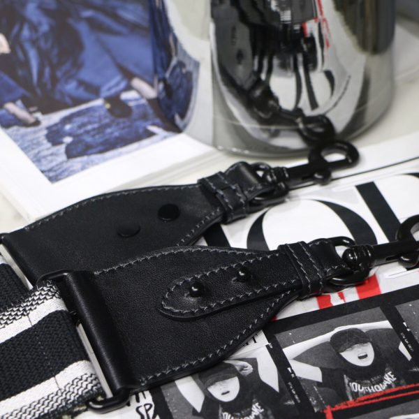 D10r Strap 001