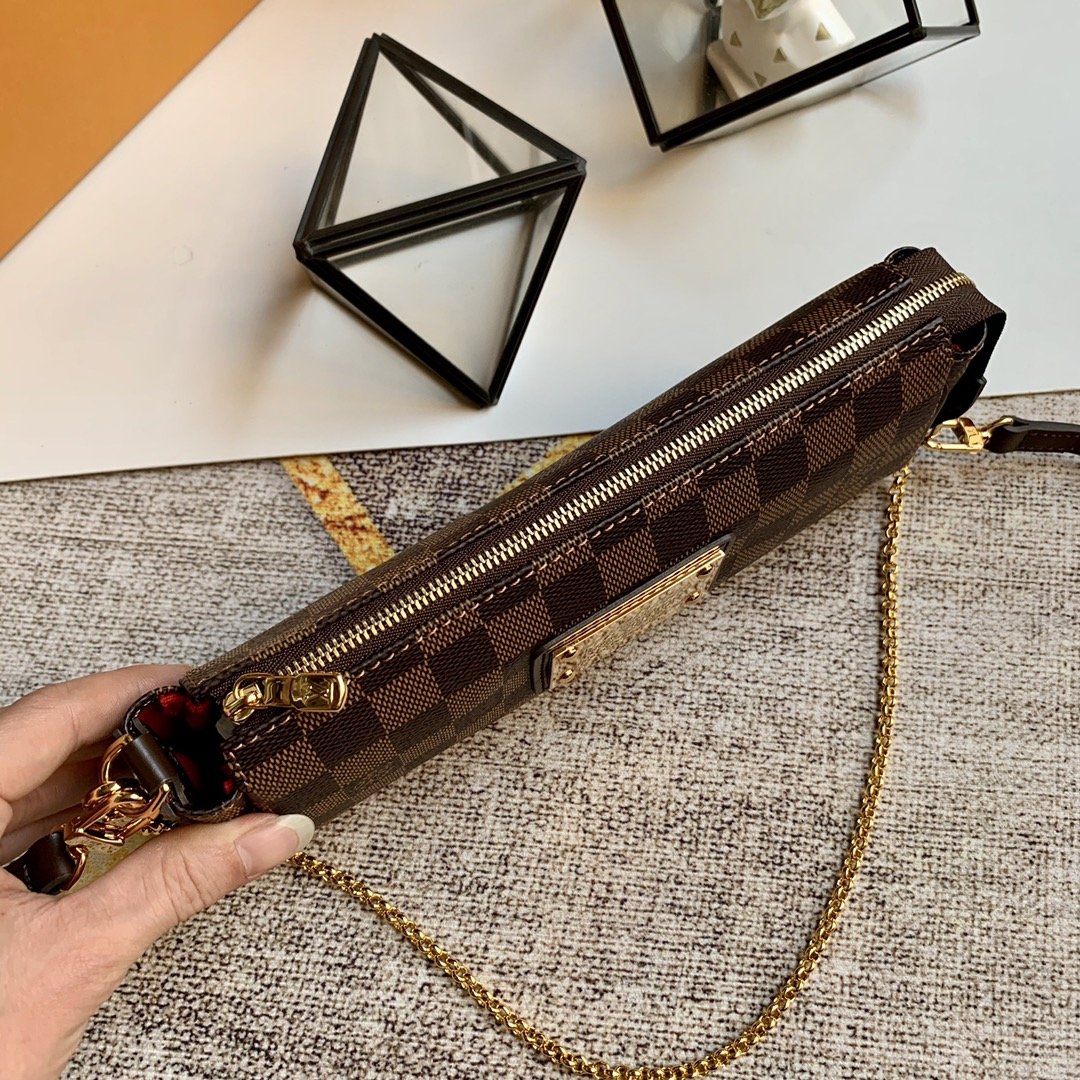 L0vis Vvtt0n Eva Shoulder Pouch 002
