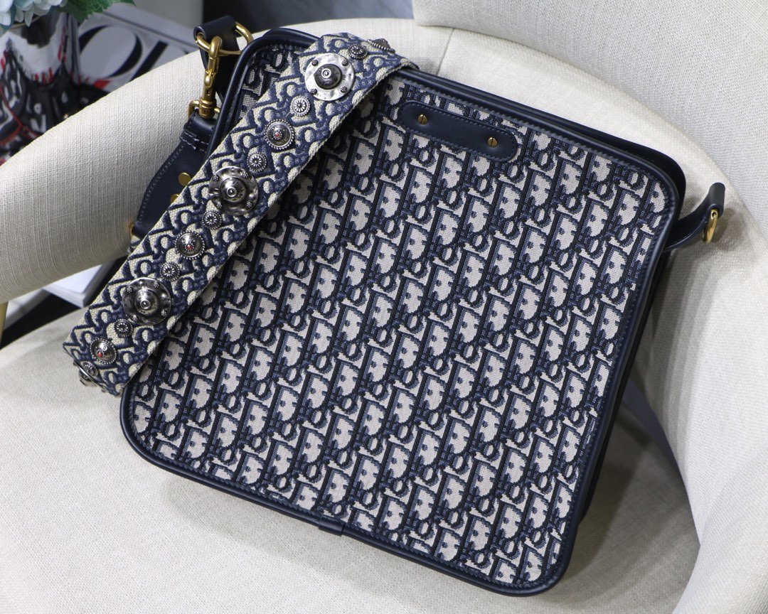 D10r oblique Handbag
