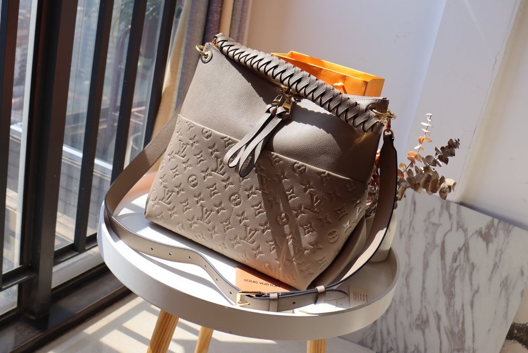 L0vis Vvtt0n Melie Handbags 001