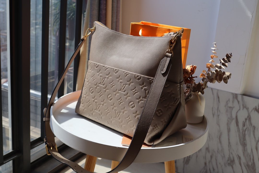 L0vis Vvtt0n Melie Handbags 001