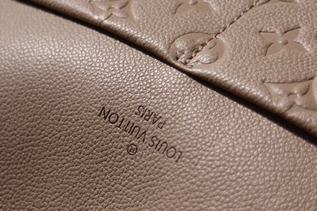 L0vis Vvtt0n Melie Handbags 001