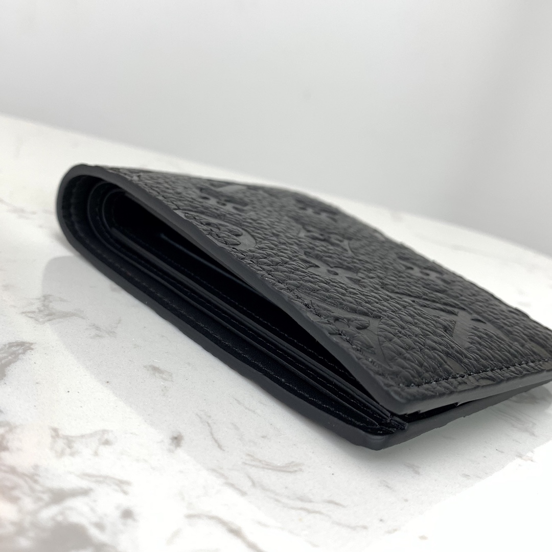LV MULTIPLE WALLET M69037