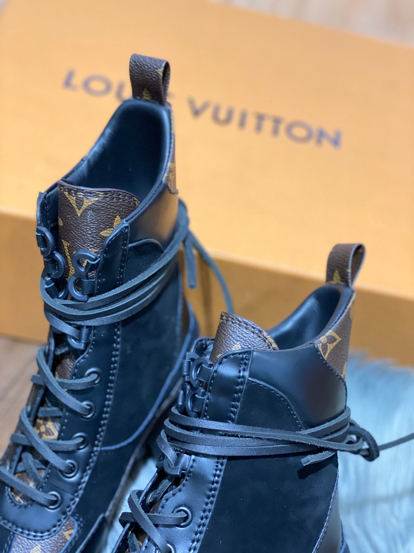 L0vis Vvtt0n Boots 002