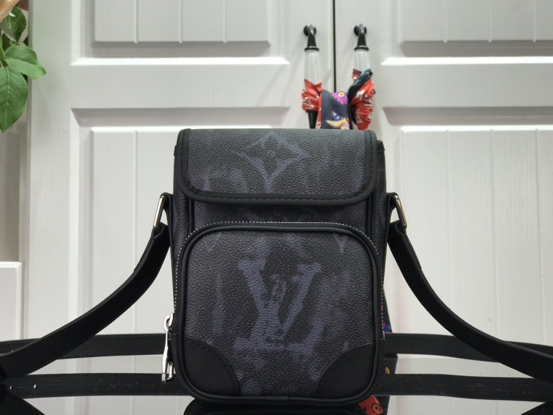 L0vis Vvtt0n NANO AMAZON Bag