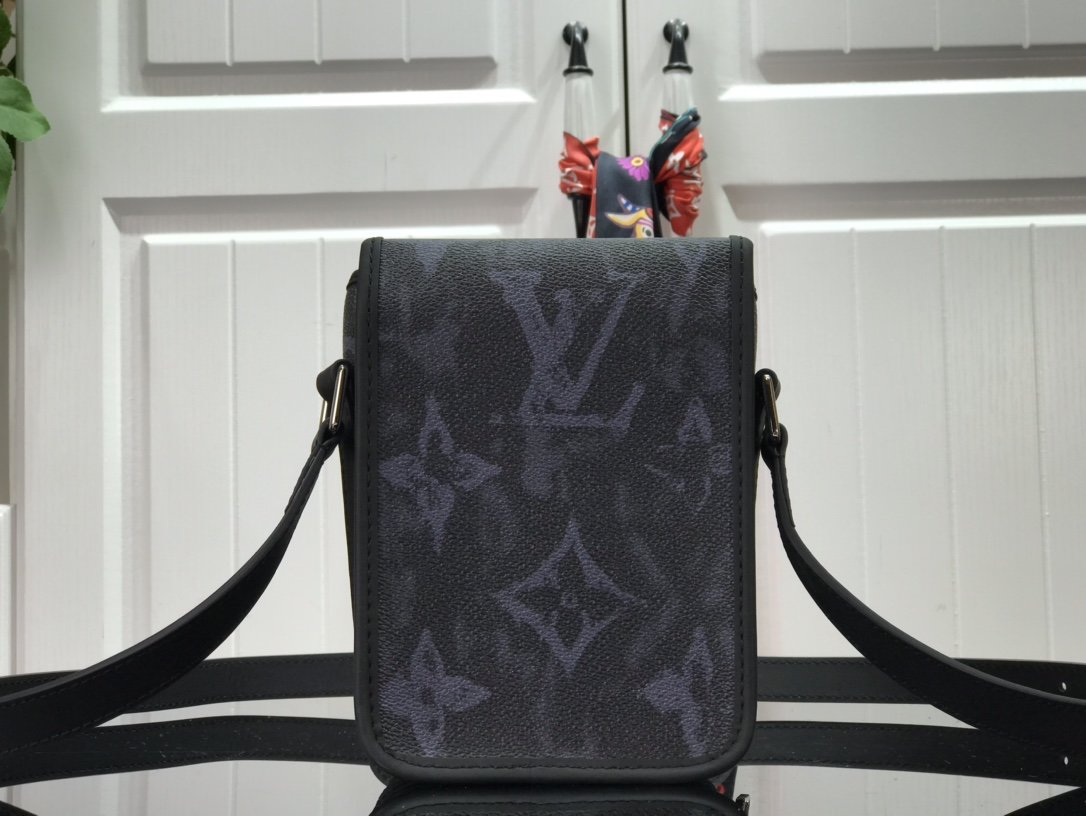 L0vis Vvtt0n NANO AMAZON Bag