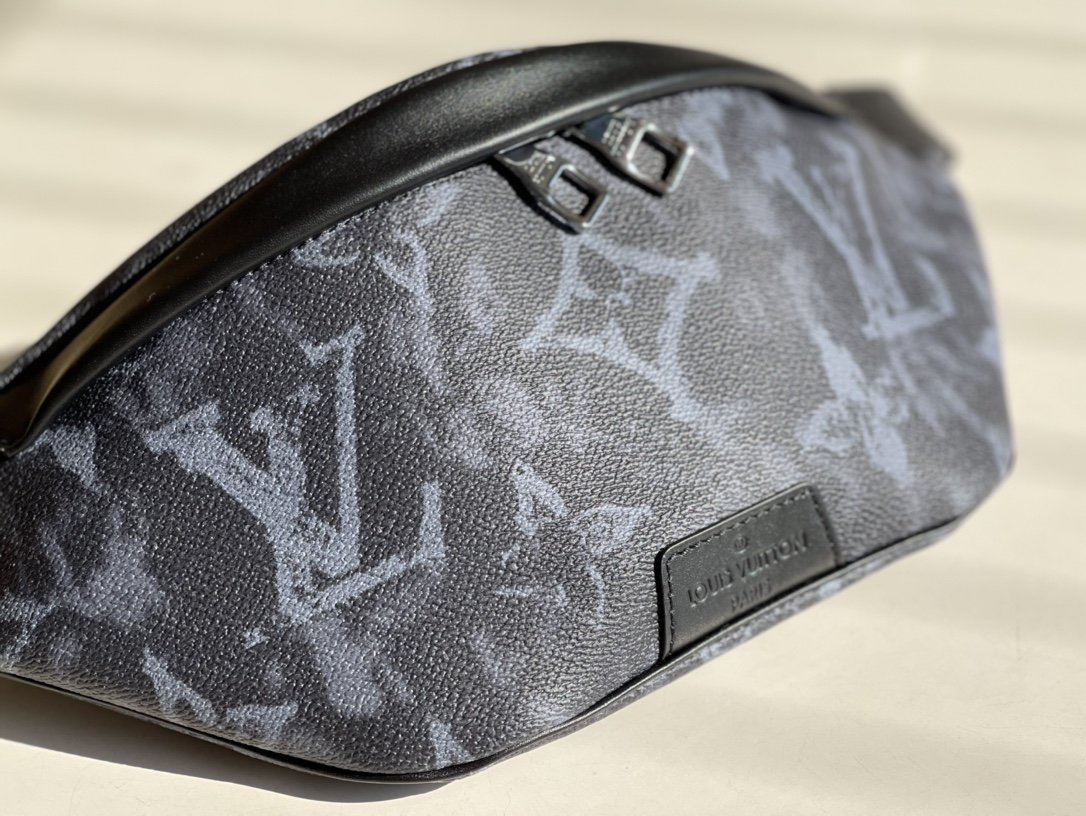 L0vis Vvtt0n M57276 Bum bag