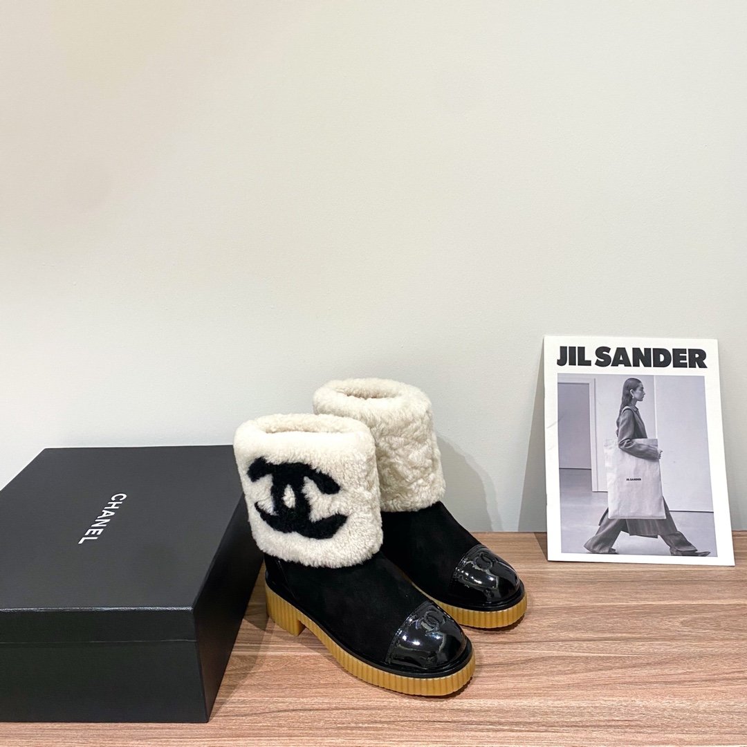 Ch**el boots 007