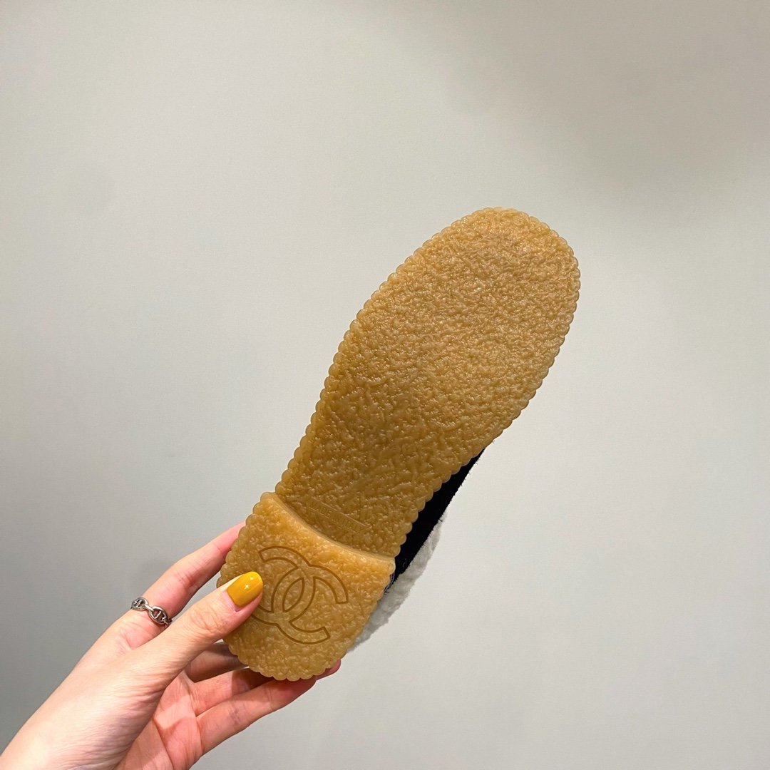 Ch**el boots 007