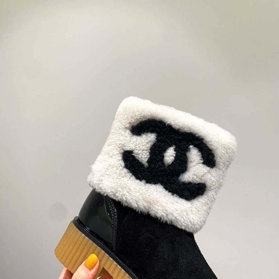 Ch**el boots 007