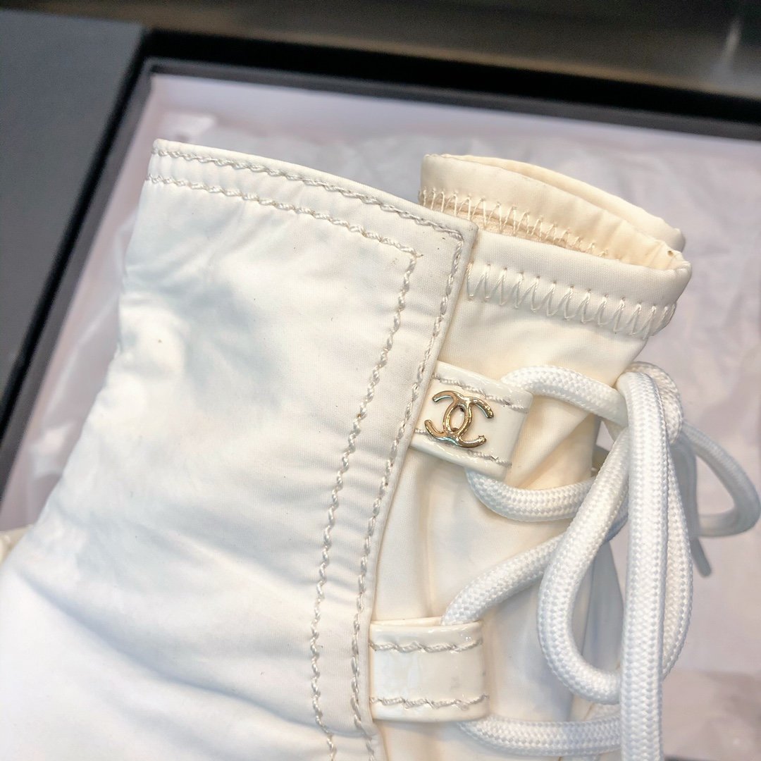 Ch**el boots 009