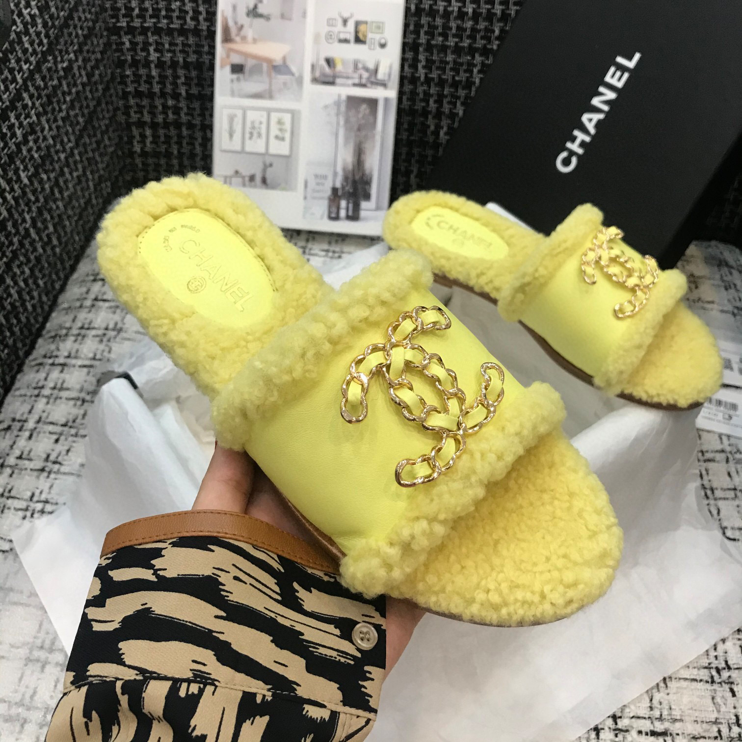 Ch**el Slippers 008