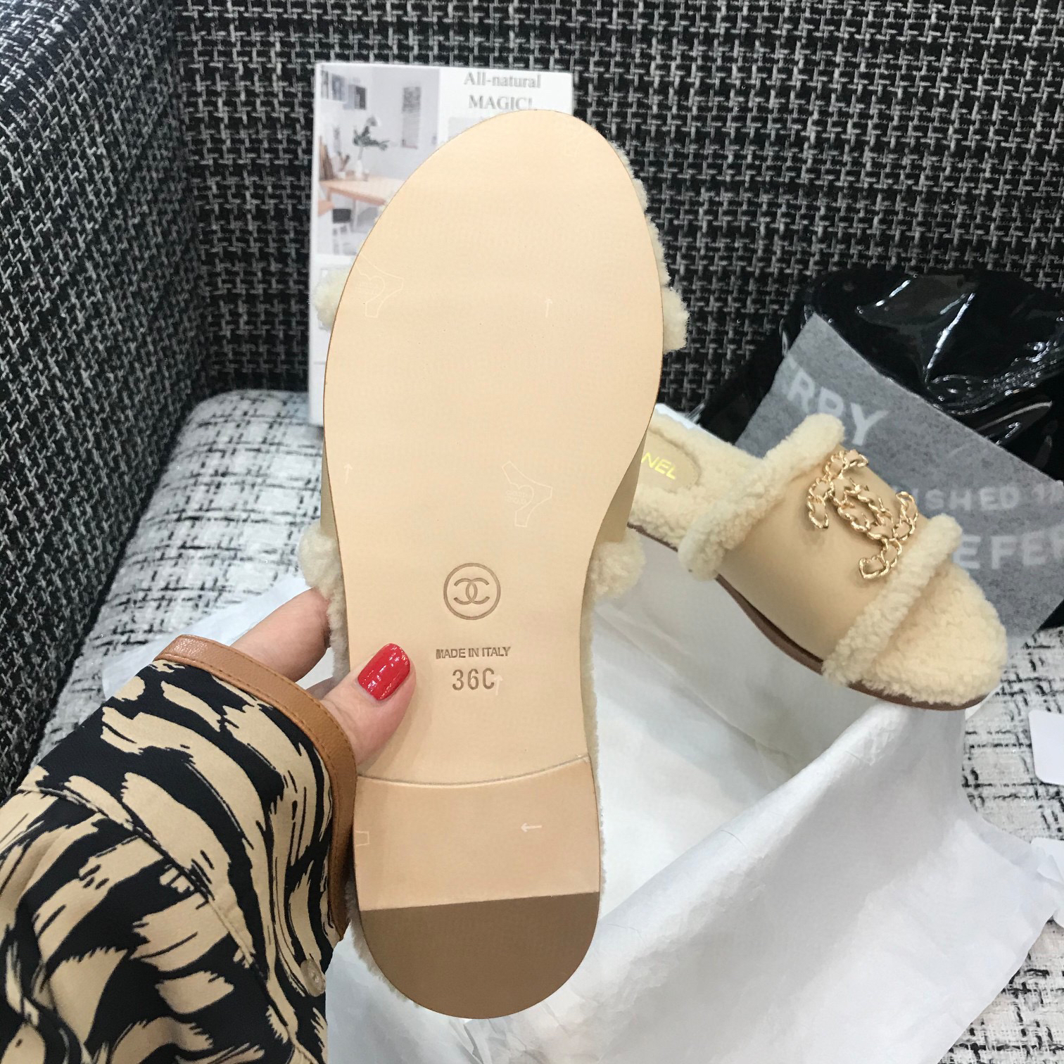 Ch**el Slippers 009