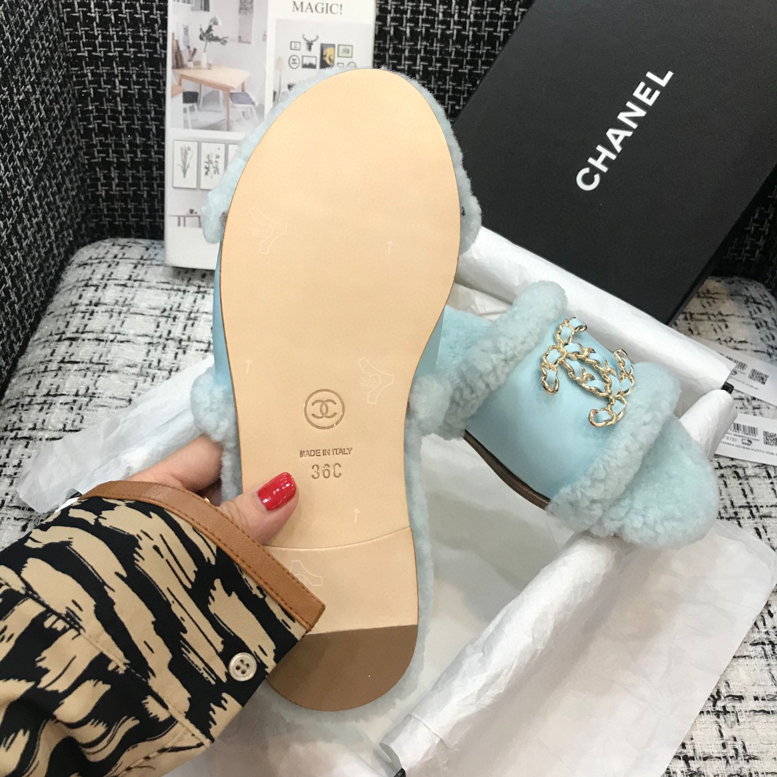 Ch**el Slippers 010