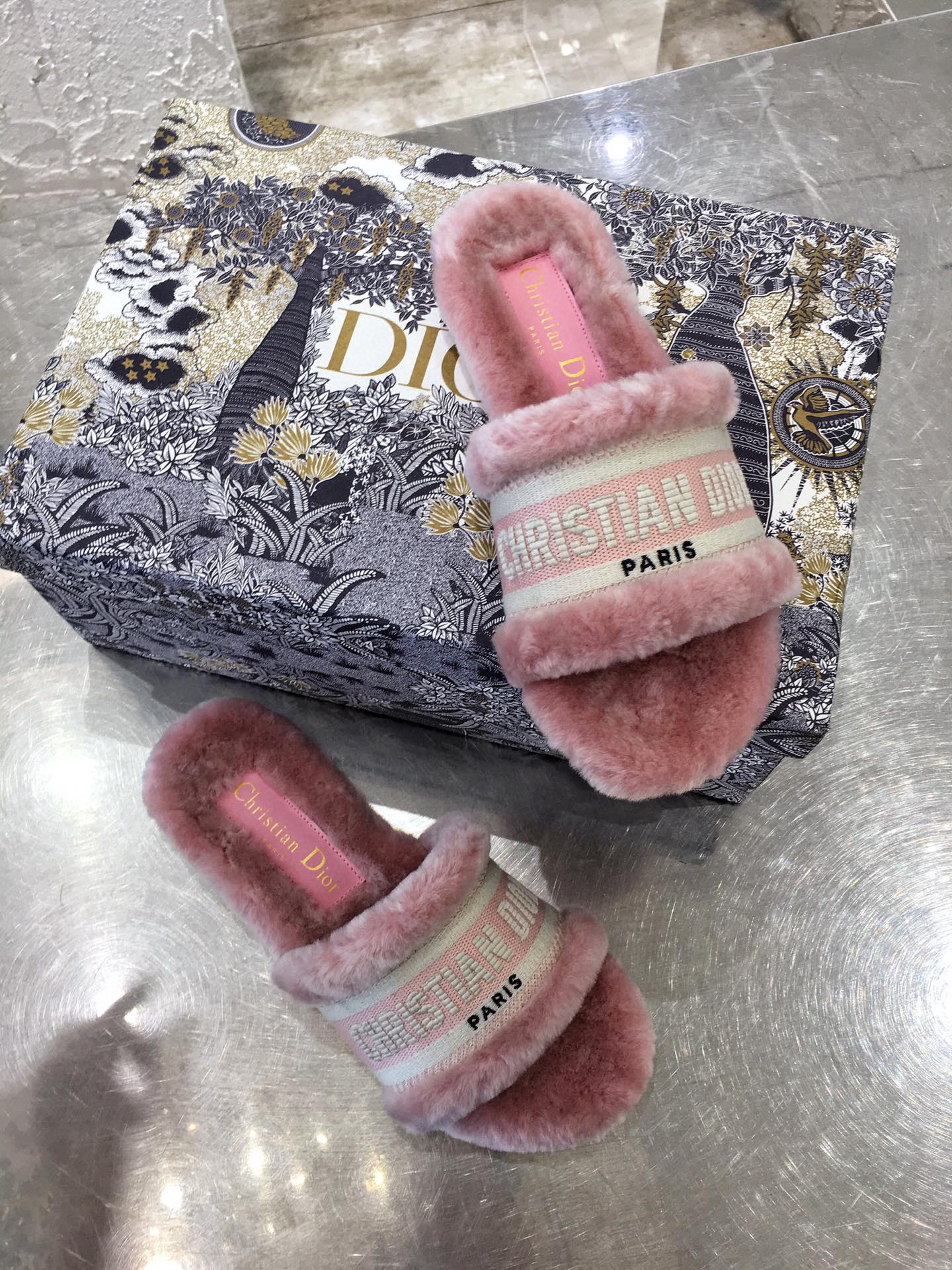 D10r slippers 002