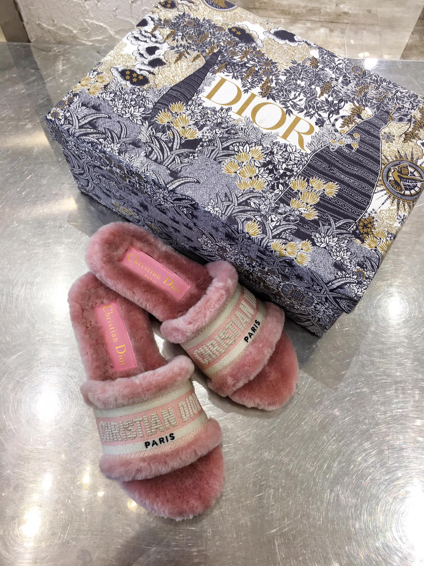 D10r slippers 002
