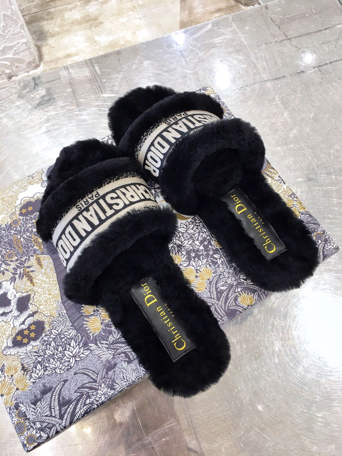 D10r slippers 003