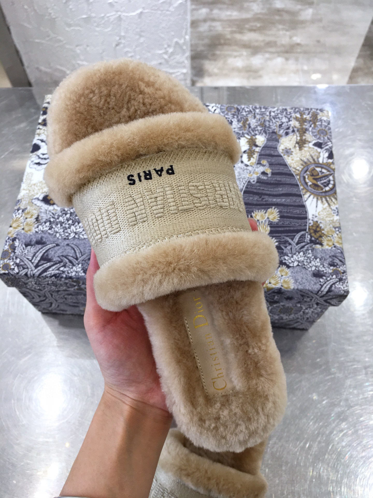 D10r slippers 005