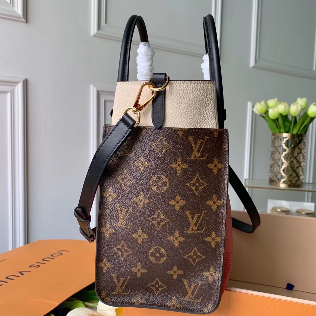 L0vis Vvtt0n ON MY SIDE BAG