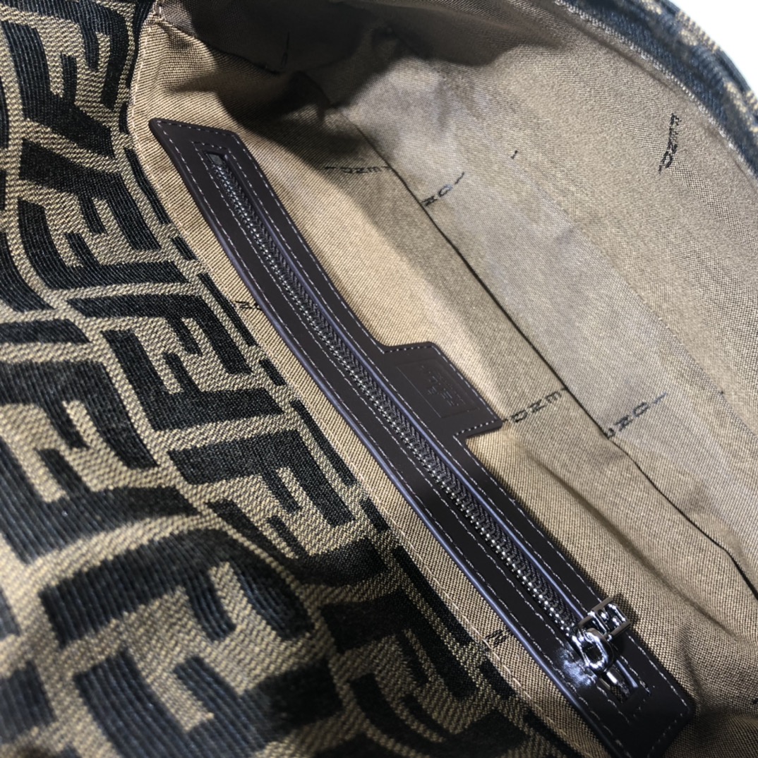 F**di Vintage Bag sliver hardware