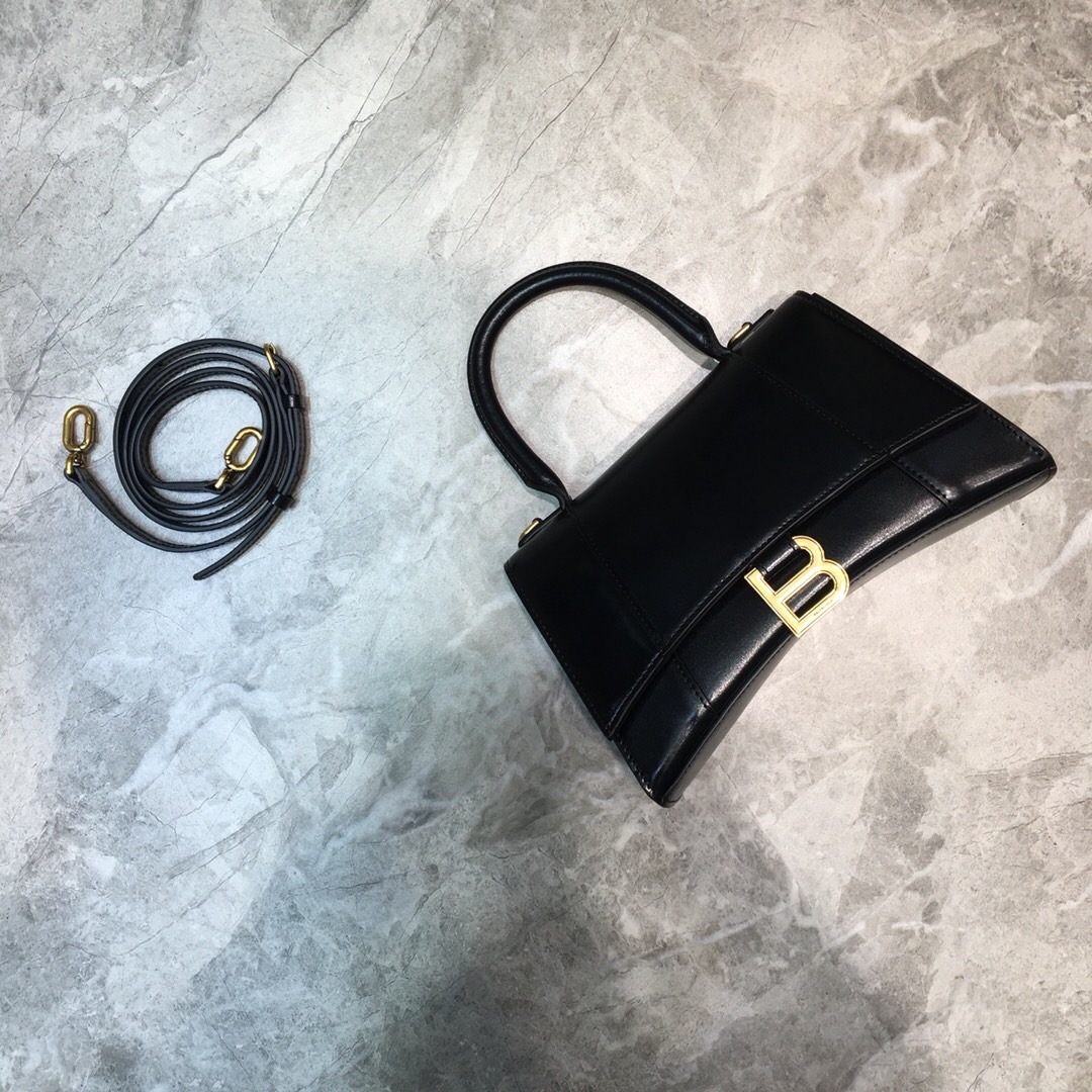 Ba1en*iaga Hourglass Bag