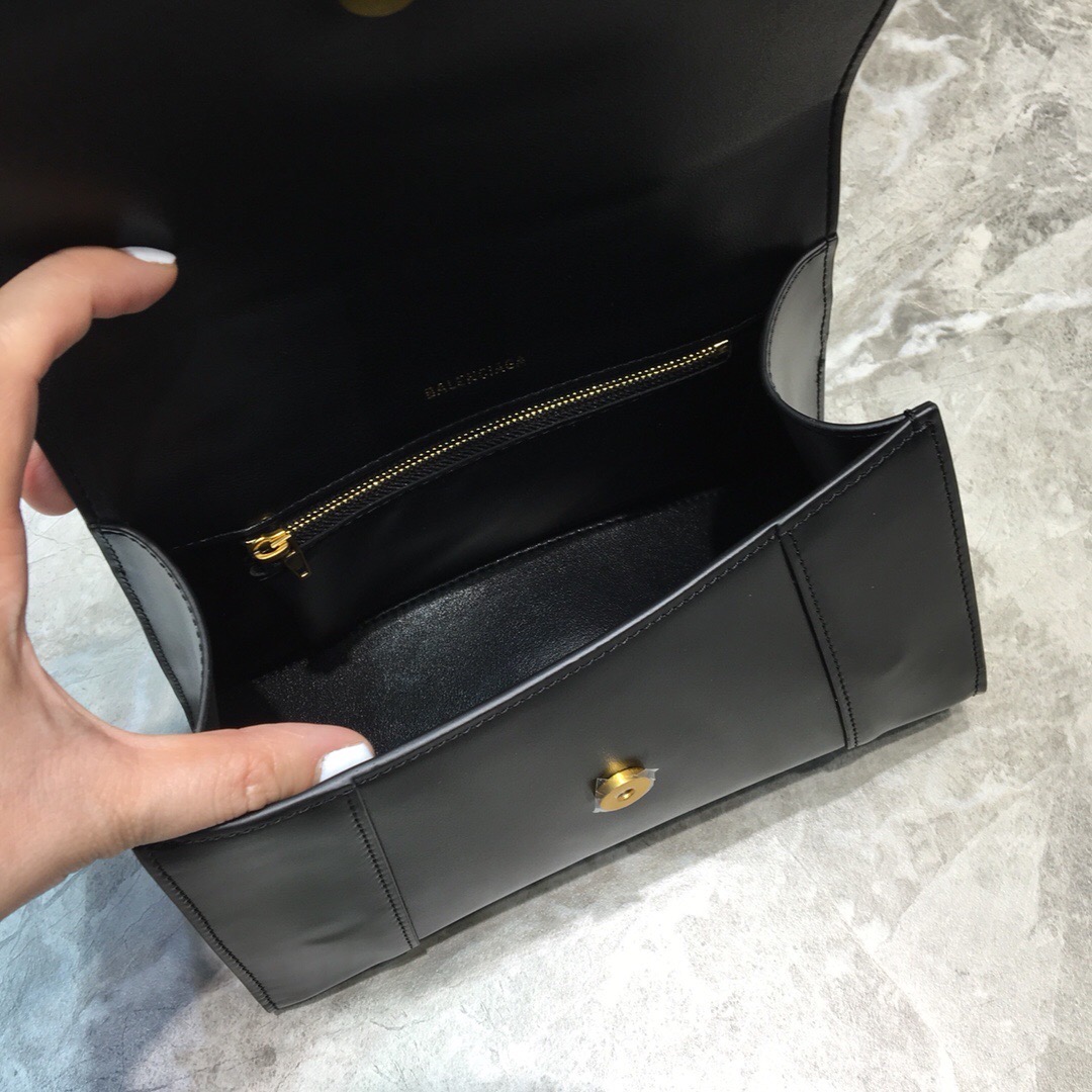 Ba1en*iaga Hourglass Bag
