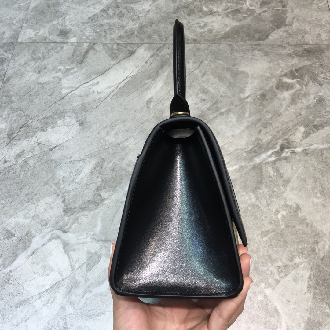 Ba1en*iaga Hourglass Bag
