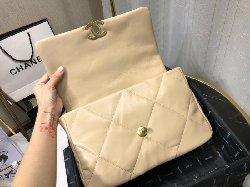 Ch**el 19 FLAP BAG 30cm
