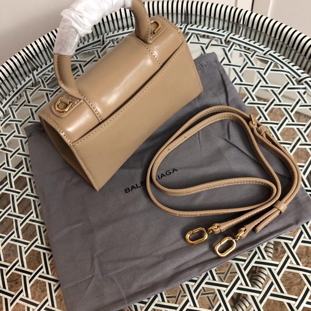 Ba1en*iaga Hourglass Handbag 24cm
