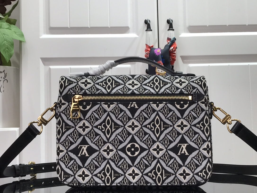 LV SINCE 1854 POCHETTE METIS