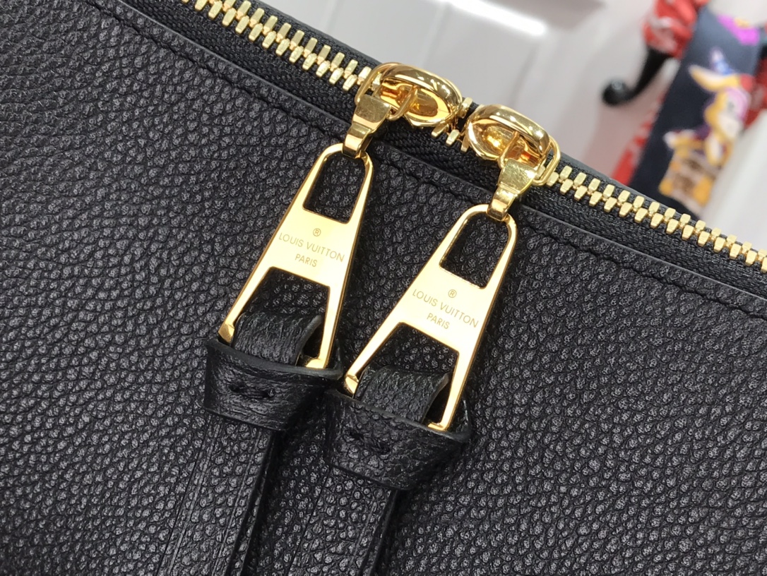 LV MAIDA HOBO Monogram M45522