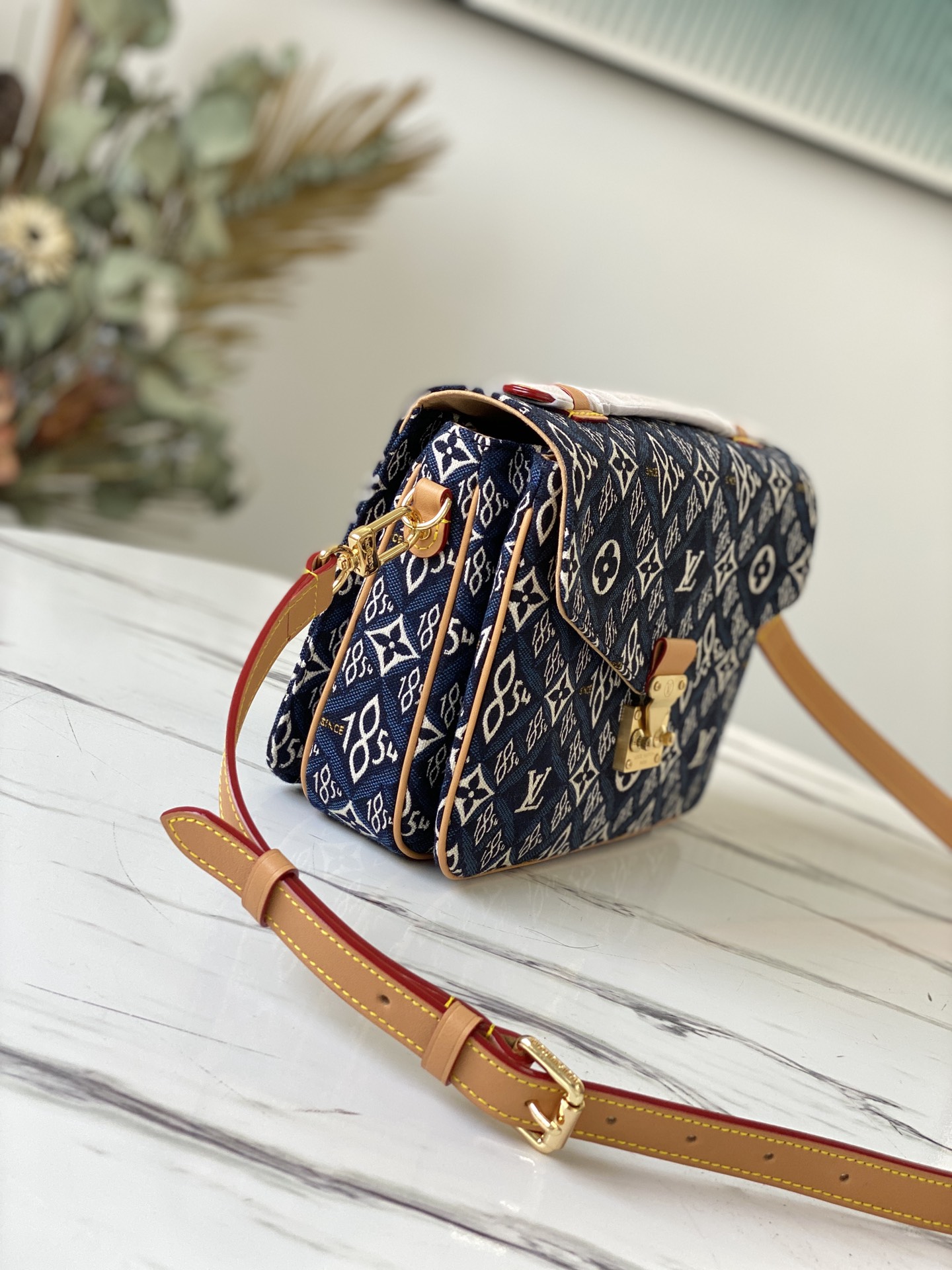 LV Pochette Métis M57395