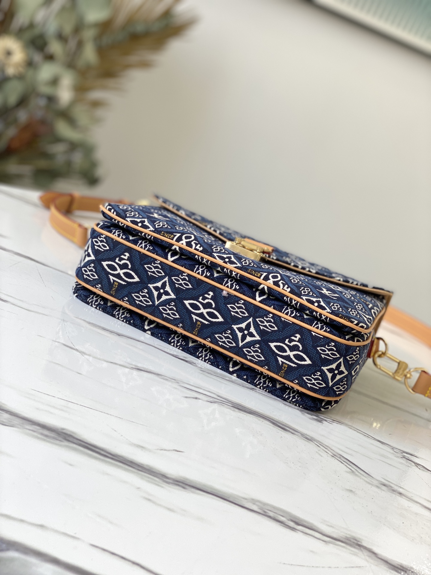 LV Pochette Métis M57395