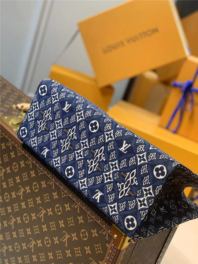L0vis Vvtt0n MM Onthego Handbag 35cm